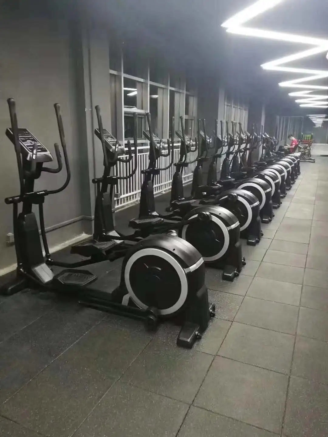 GYM Elliptical SRJOINFIT Commercial Indoor Fitness Equipment OEM Elliptical Instrument Space Walk Machine Gymnasium