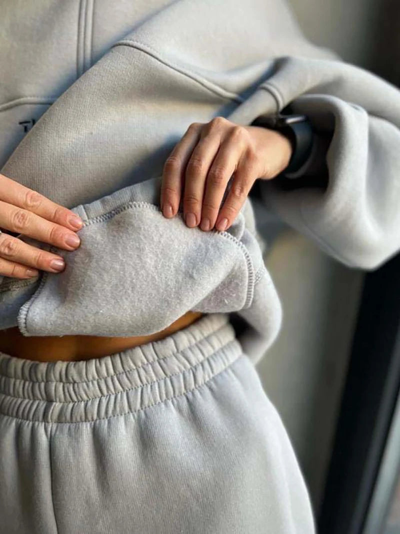 2026 Yoga Gym Clothing Seamless Sport Suit Leggings Sets Workout Running Clothes Workout Outfits for Women Running Sportswear